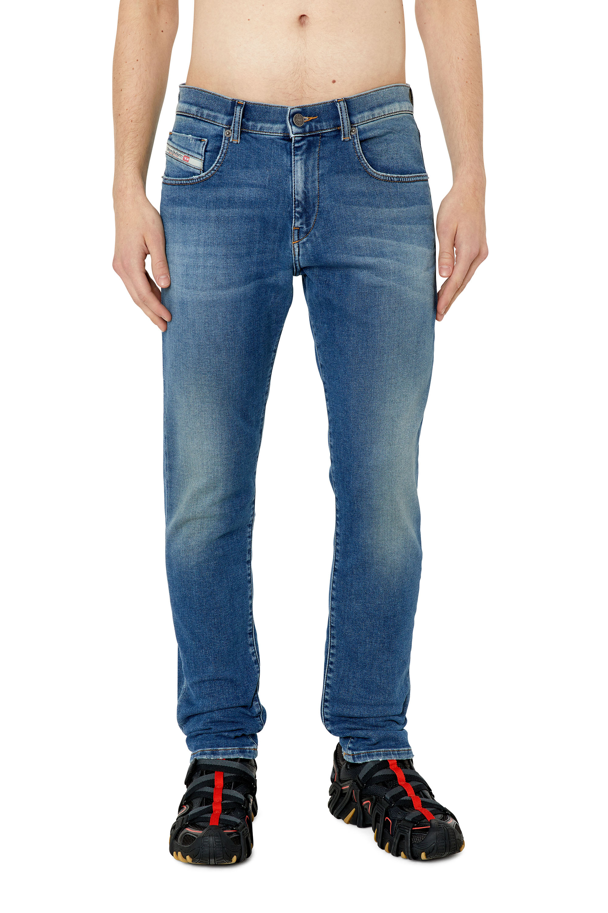 Diesel - Man's Slim 2060 D-Strukt Joggjeans® 068CX, Medium blue - 1