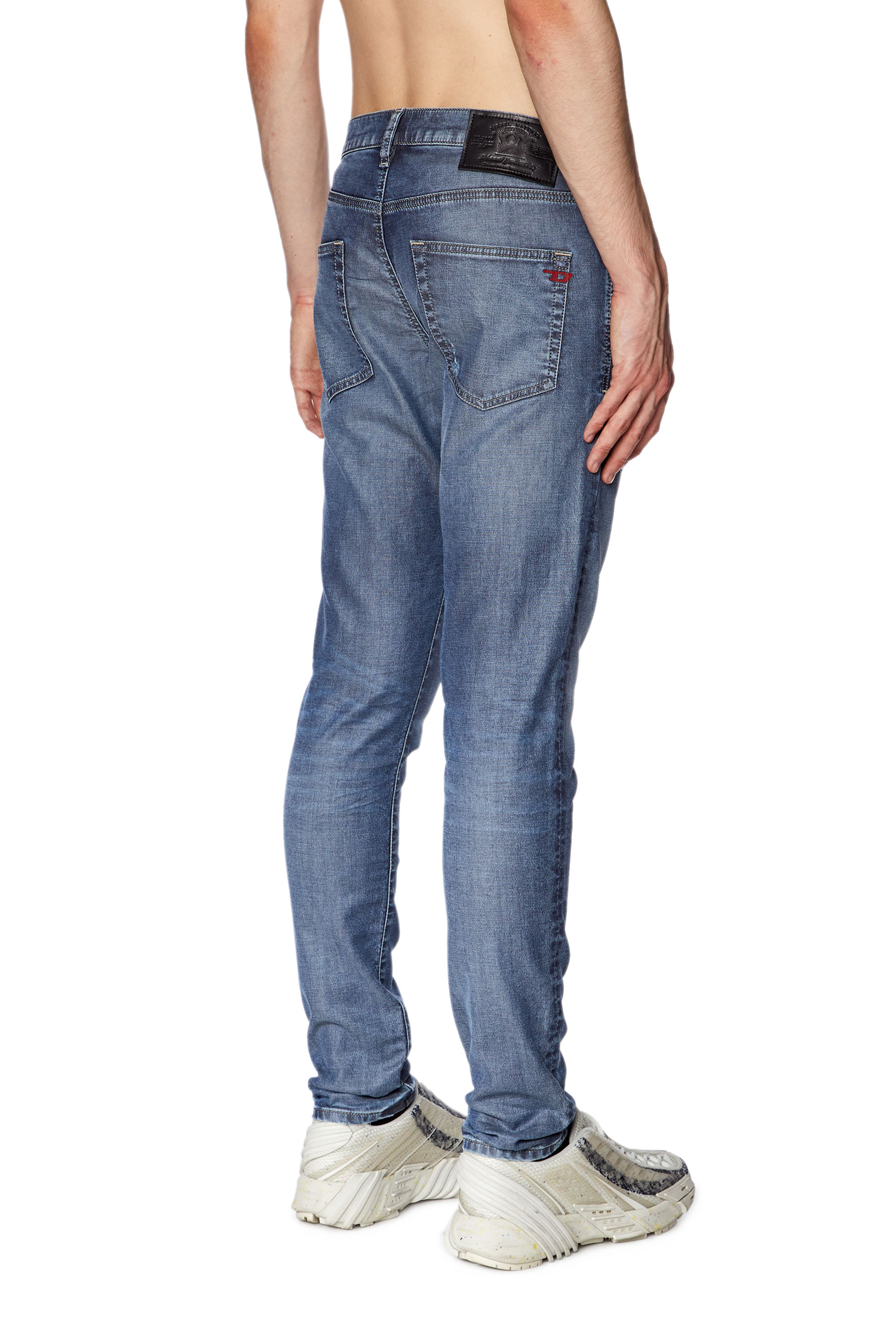 Diesel - Man's Slim 2060 D-Strukt Joggjeans® E9H13, Medium blue - 4