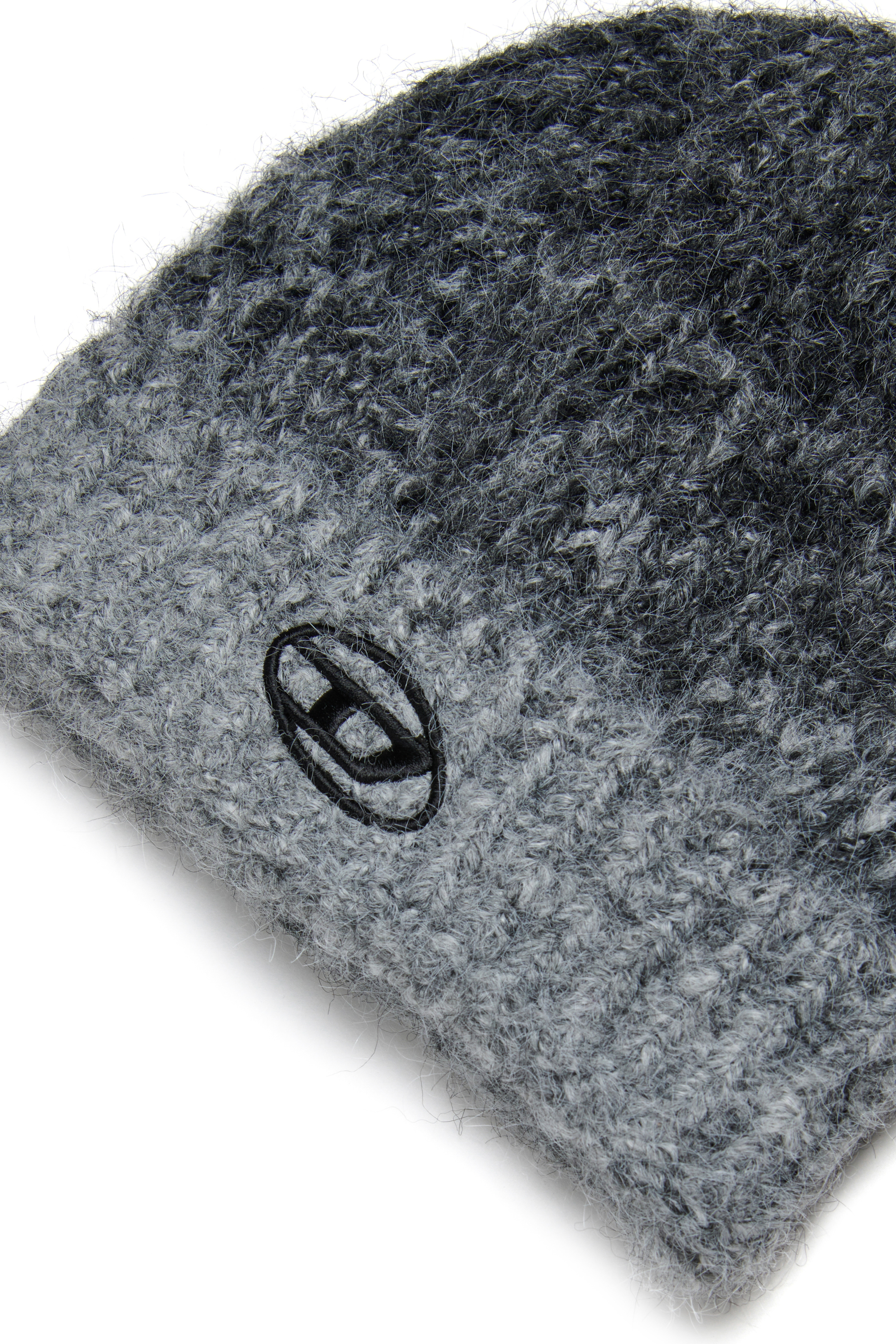 FKPELO, Black
