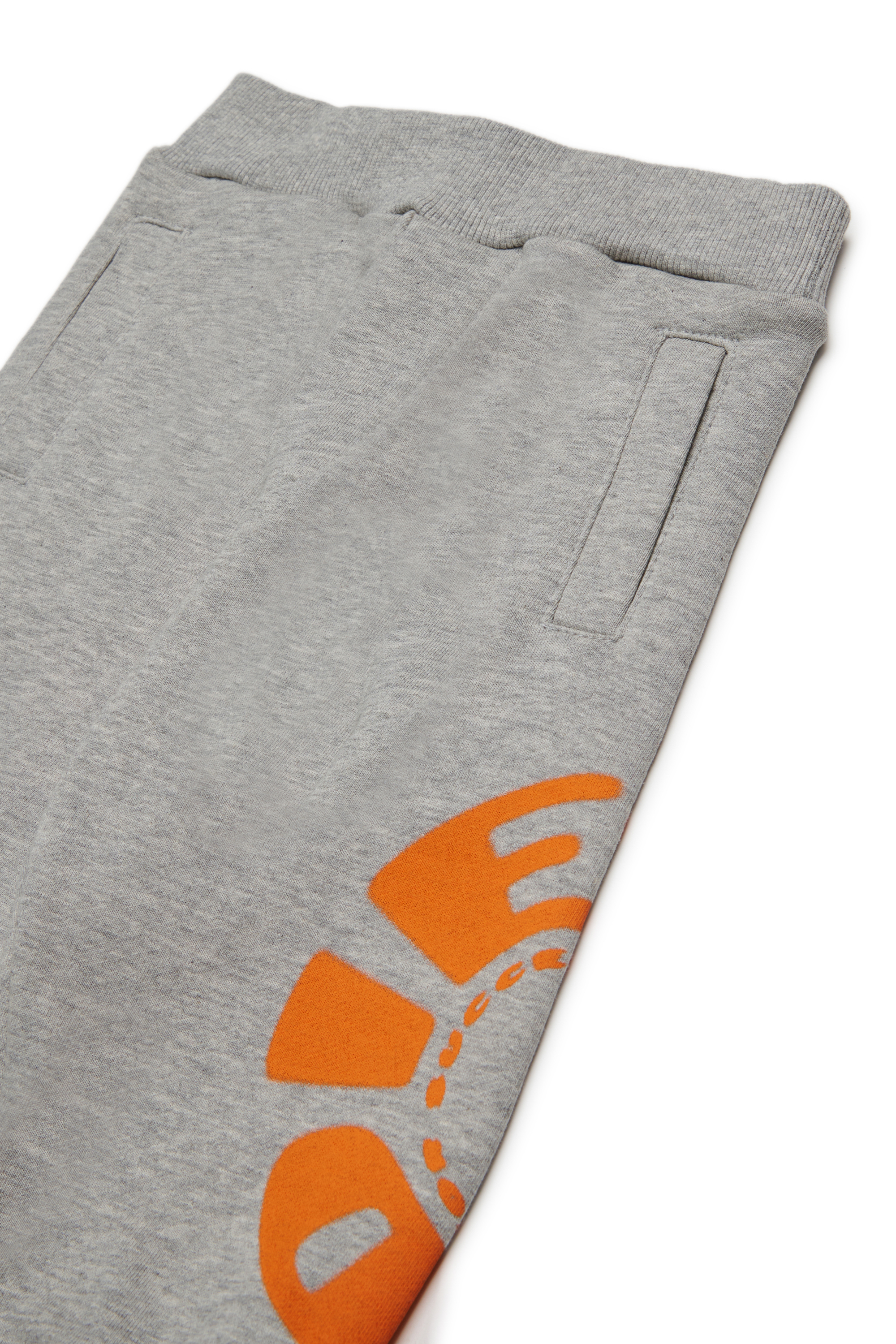 PRAVONB, Grey