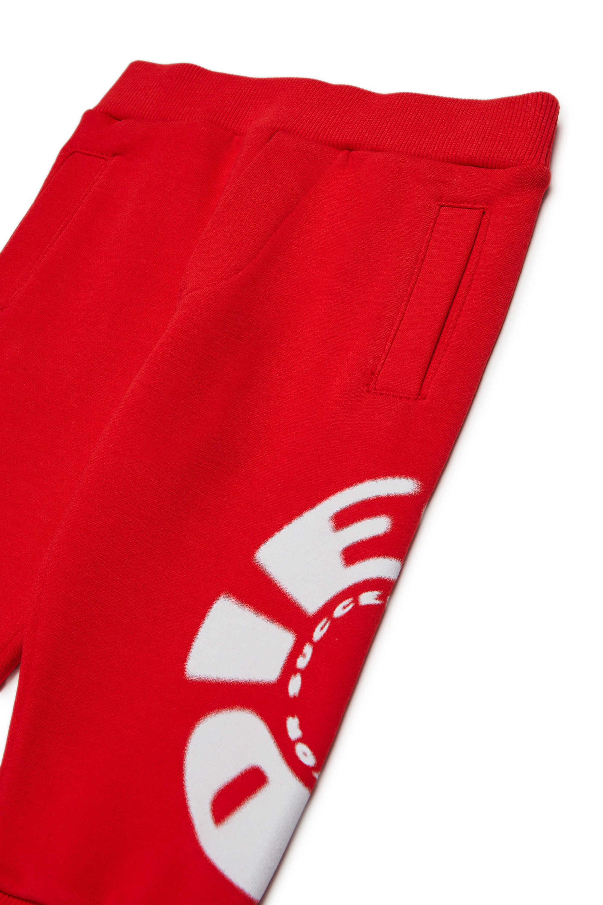 PRAVONB, Red