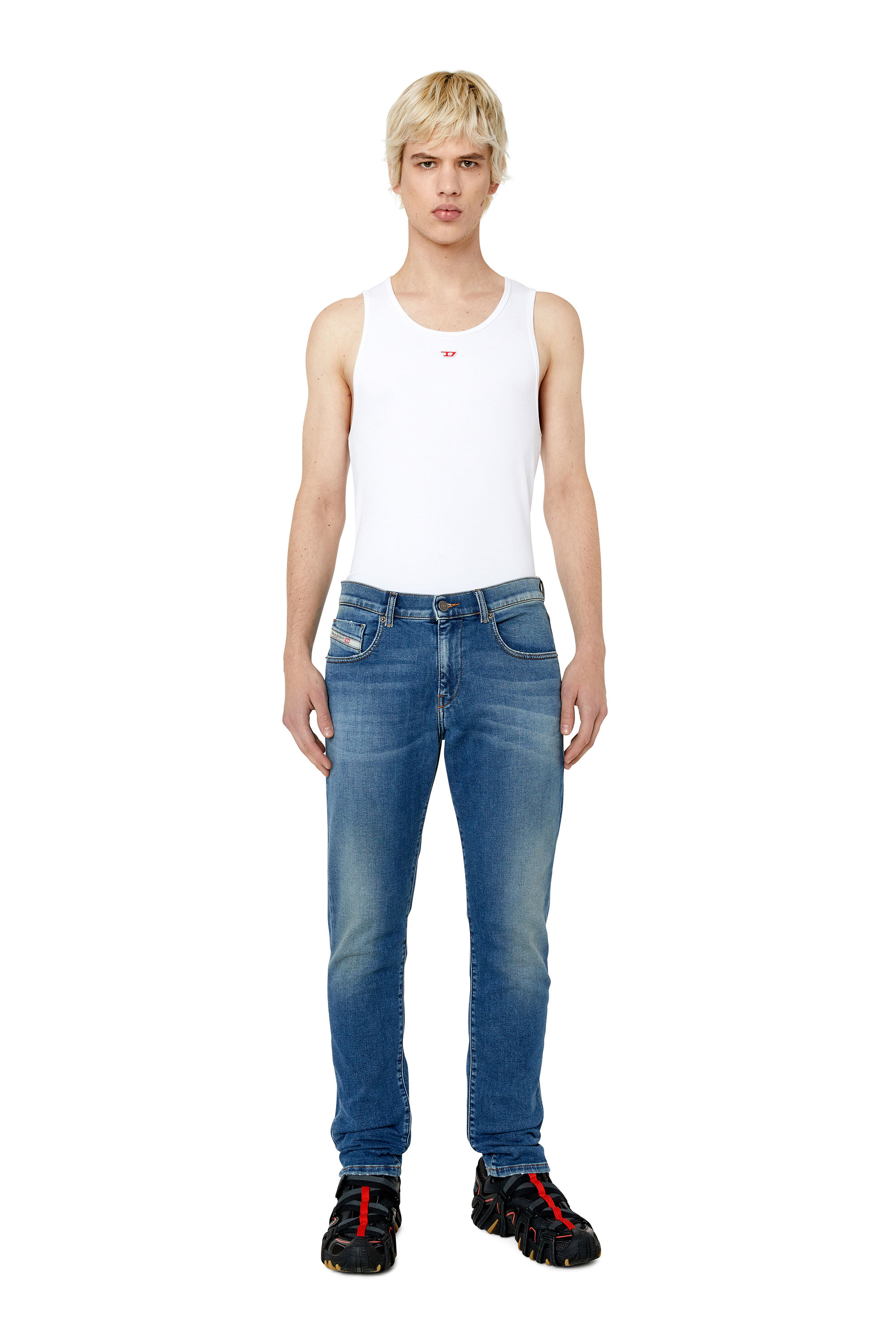 Diesel - Man's Slim 2060 D-Strukt Joggjeans® 068CX, Medium blue - 2