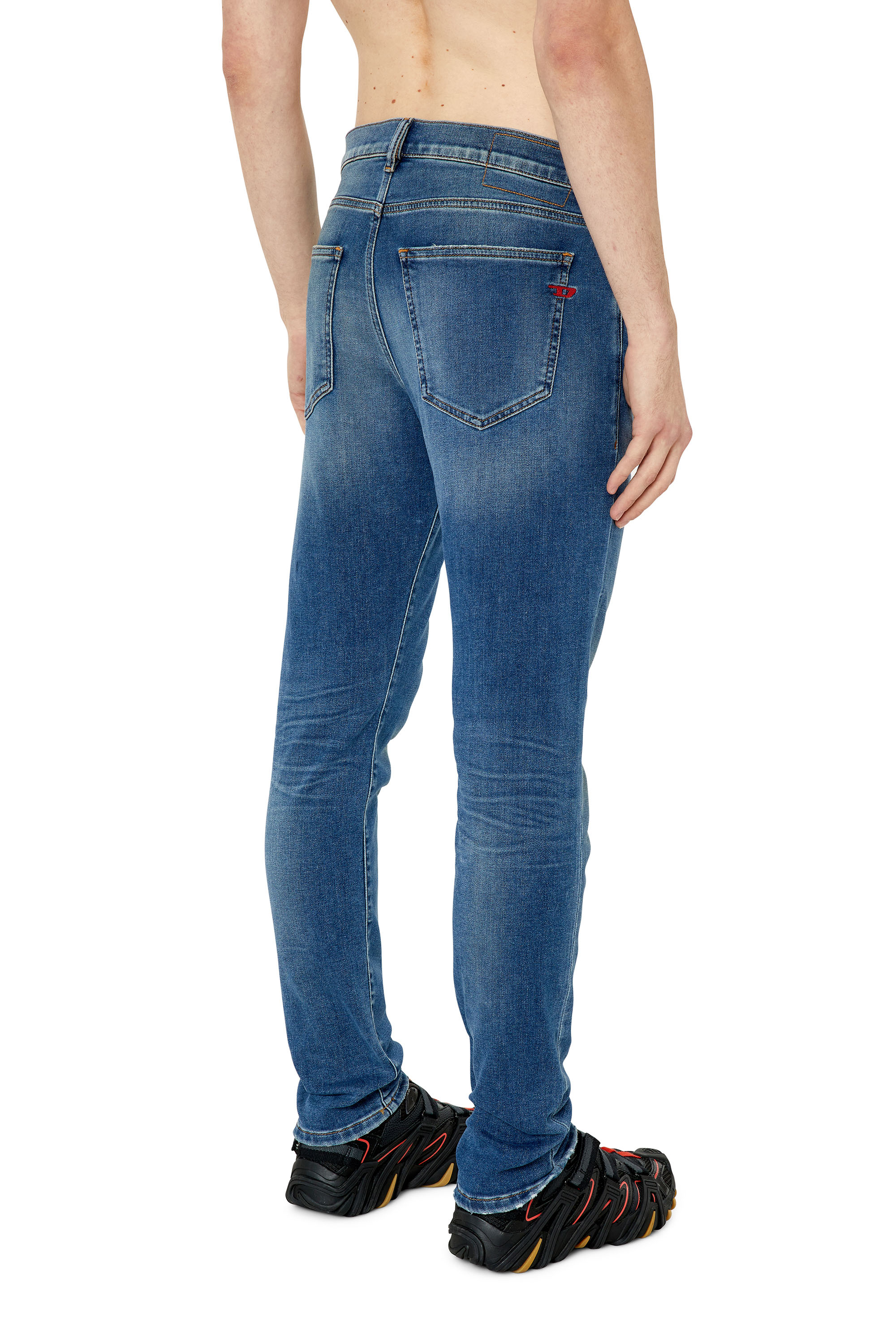 Diesel - Man's Slim 2060 D-Strukt Joggjeans® 068CX, Medium blue - 4
