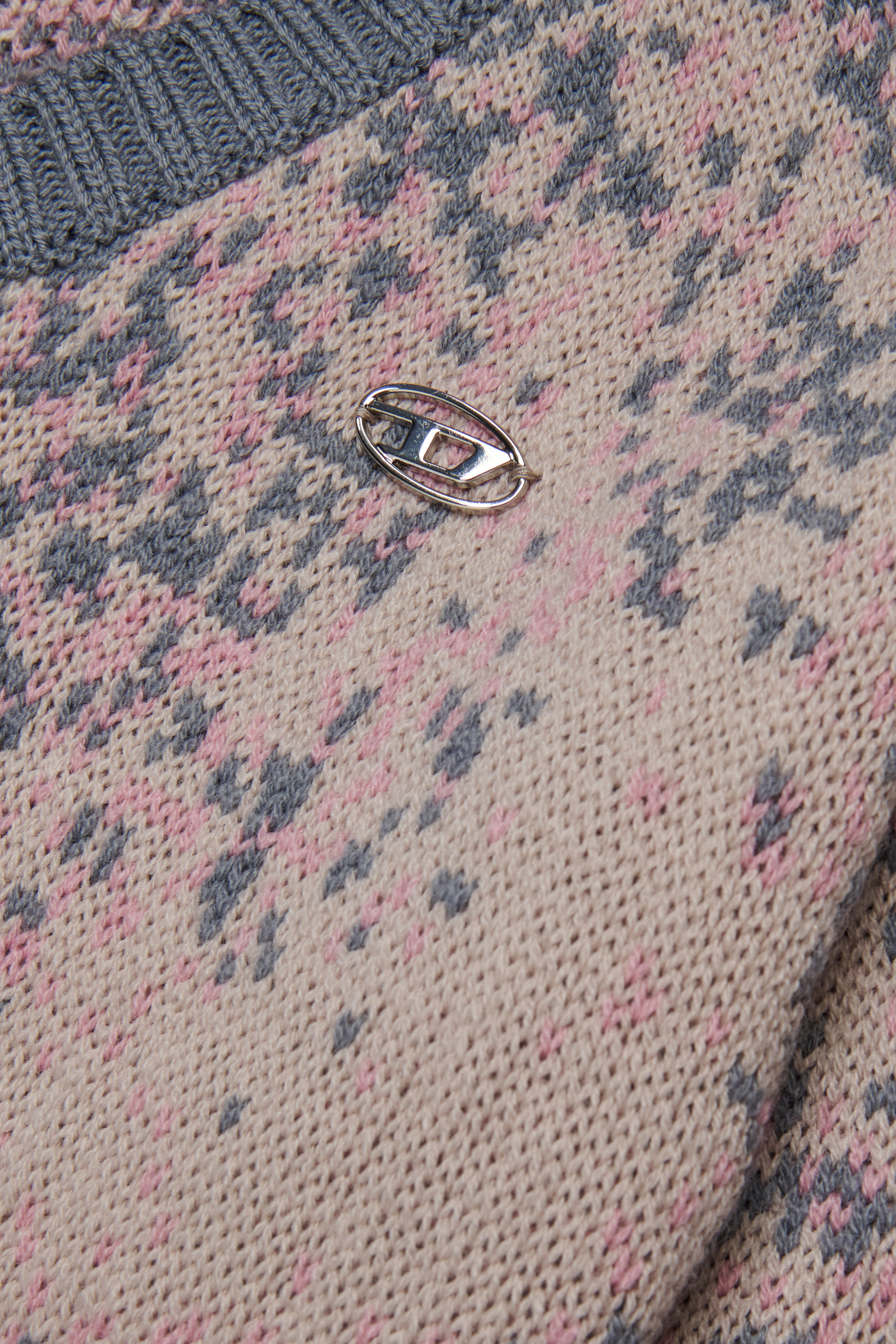 KMRENZA, Pink