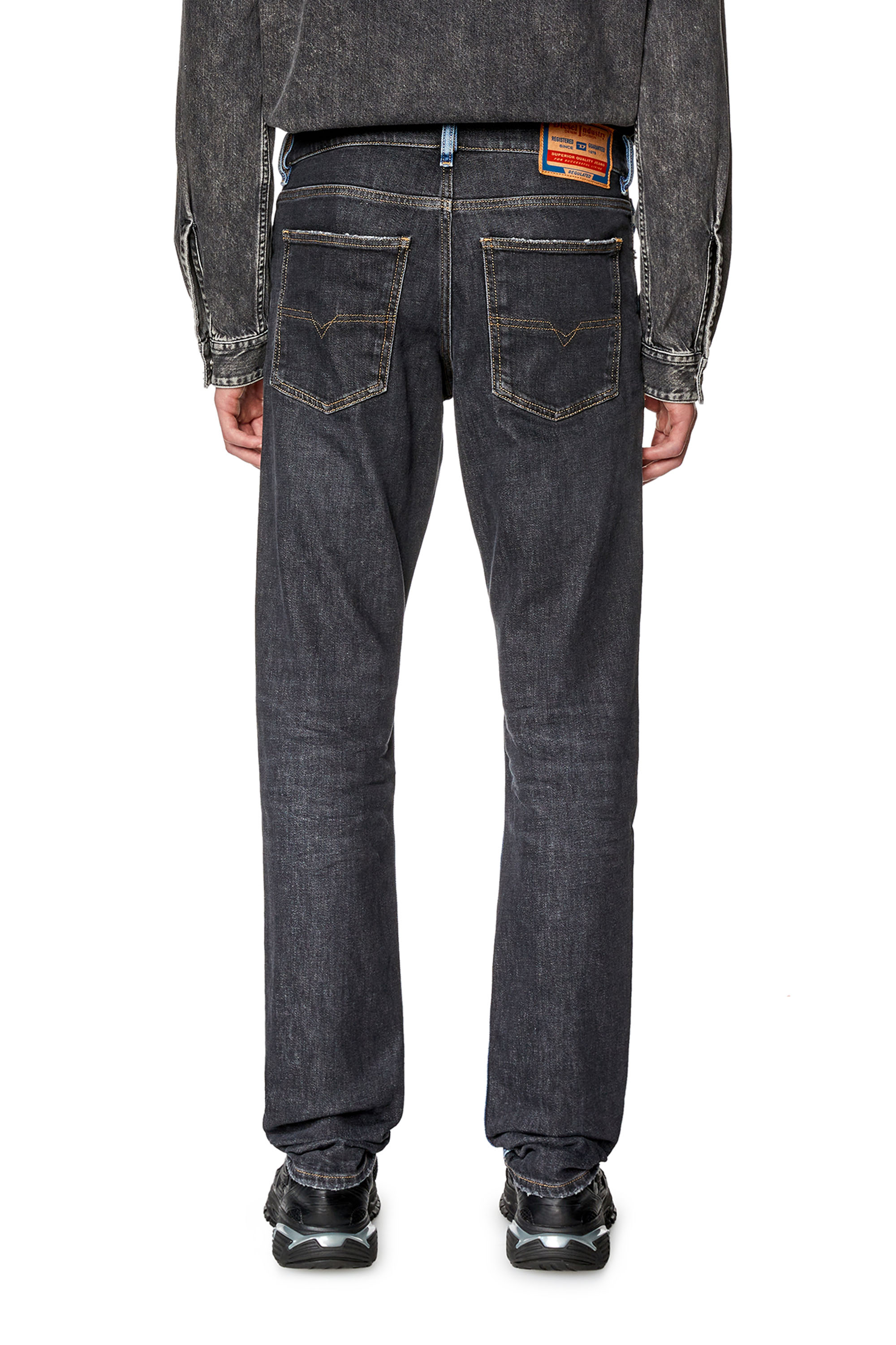 Diesel - Straight Jeans 1995 D-Sark 09H03, Man's Straight Jeans - 1995 D-Sark in Medium blue - 4