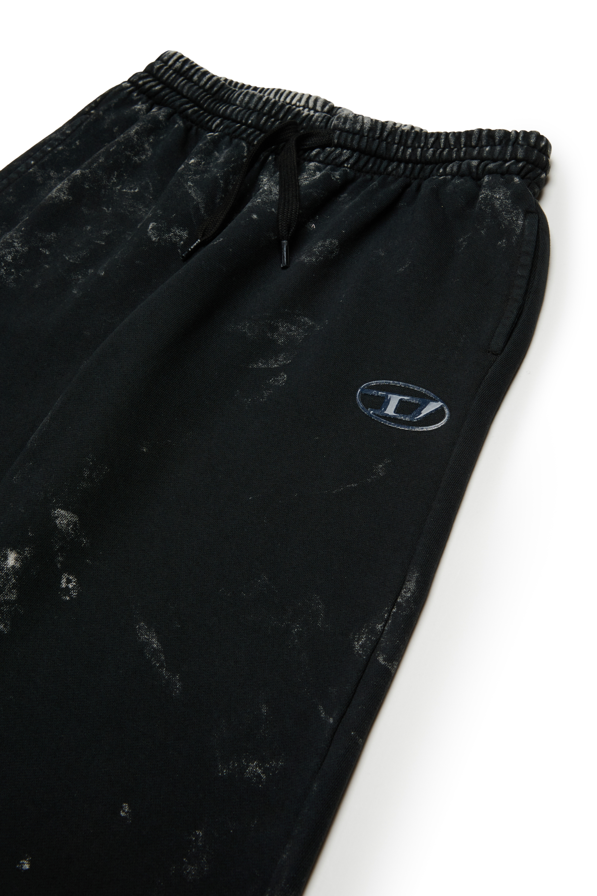 PAKTA, Black