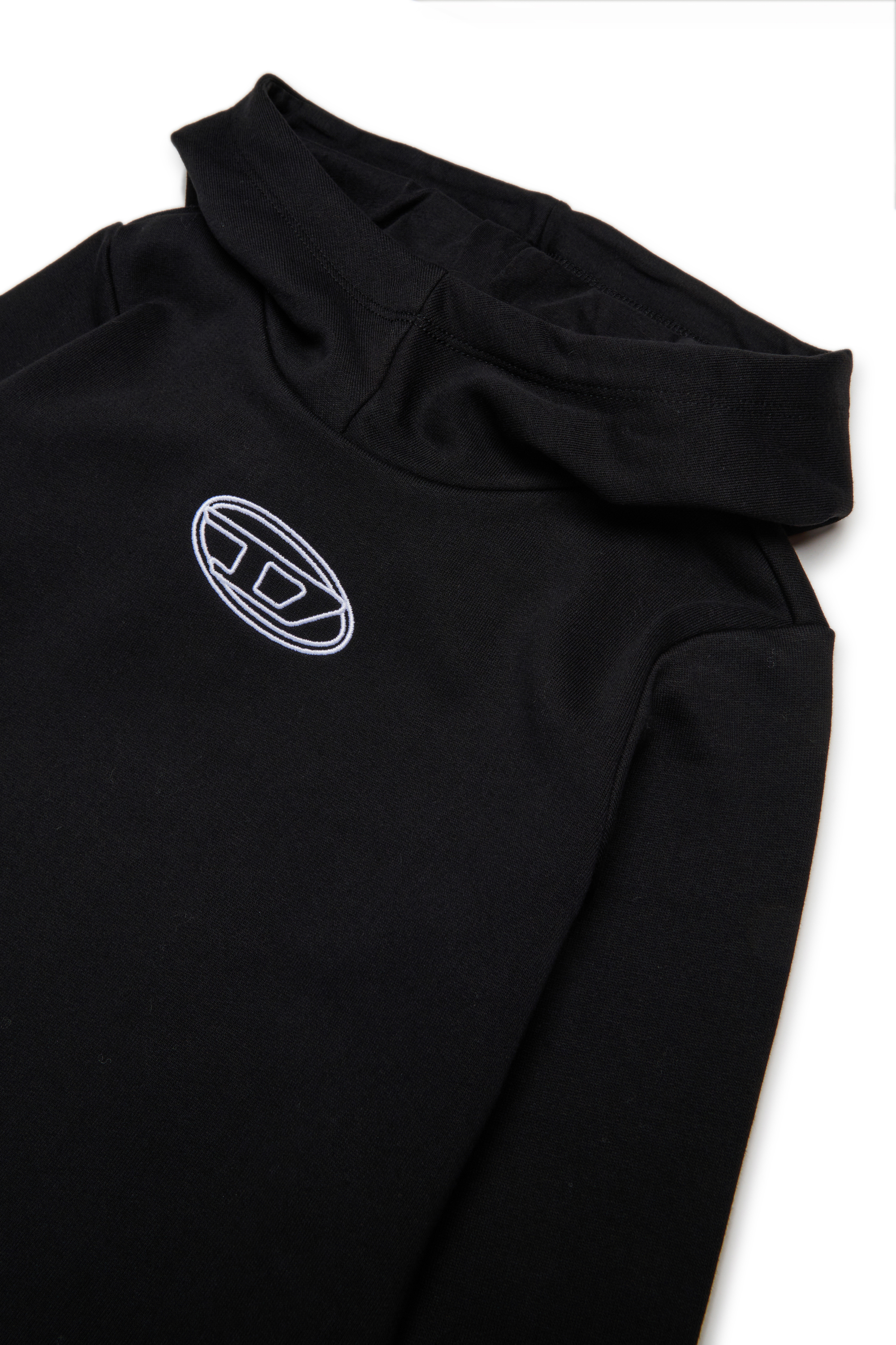 DYLA, Black