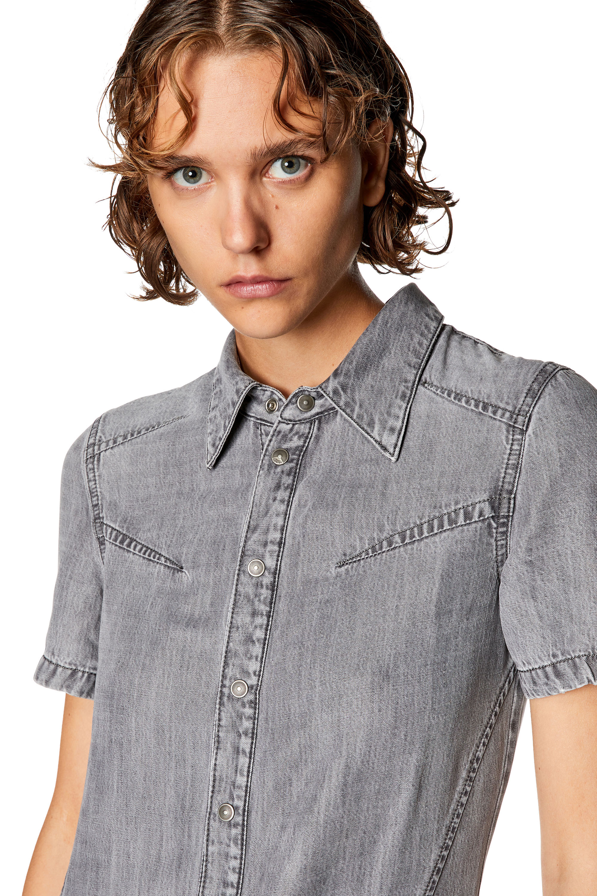 Diesel - DE-SHIRTY, Woman's Buttoned shirt dress in light denim in Dark grey - 4