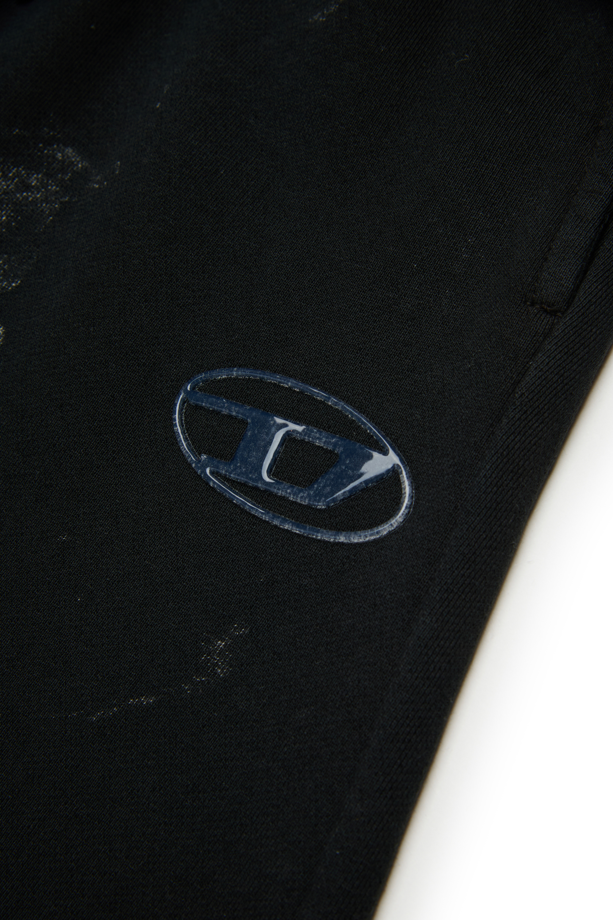 PAKTA, Black
