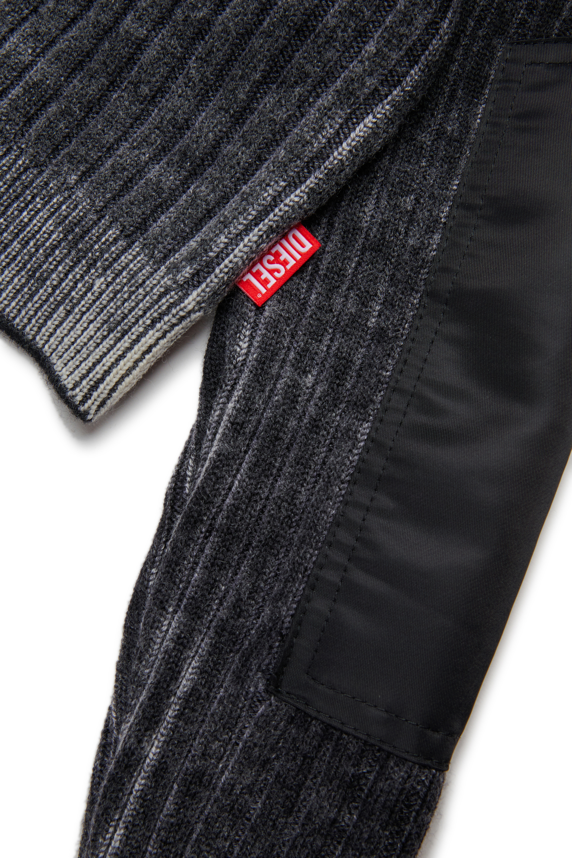KMASERA, Black