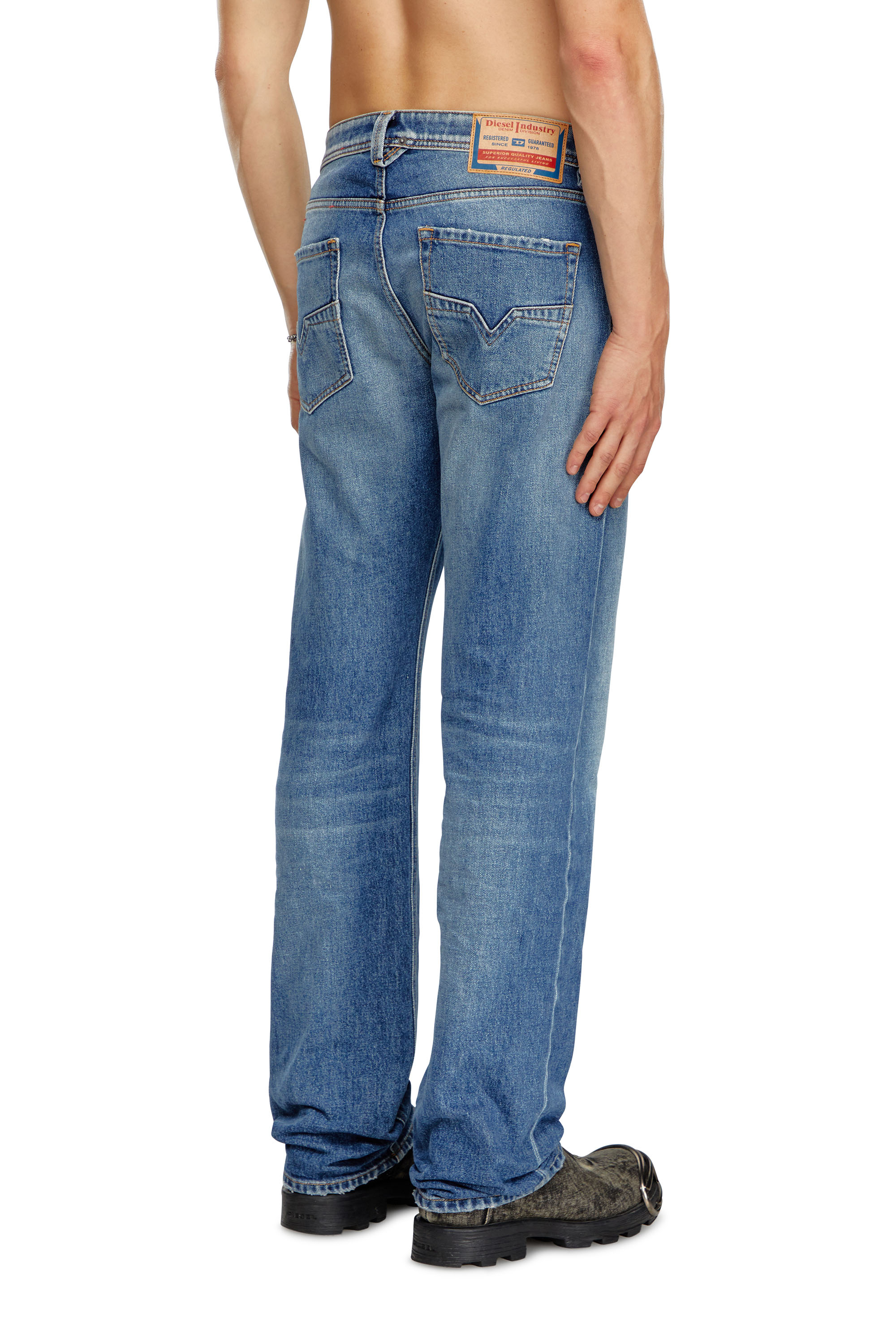 Diesel - Man's Regular Jeans 1985 Larkee 09I16, Medium blue - 4